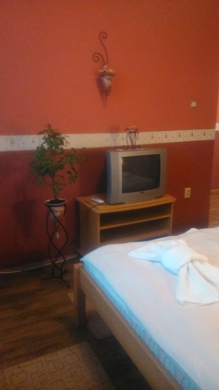 Hotel Dombovar Bilik gambar
