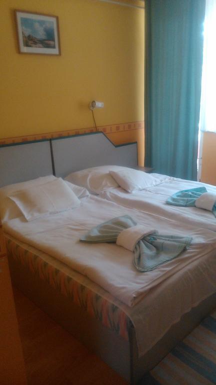 Hotel Dombovar Bilik gambar